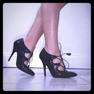 Tory Burch Hawthorne Patent Spectator Heel